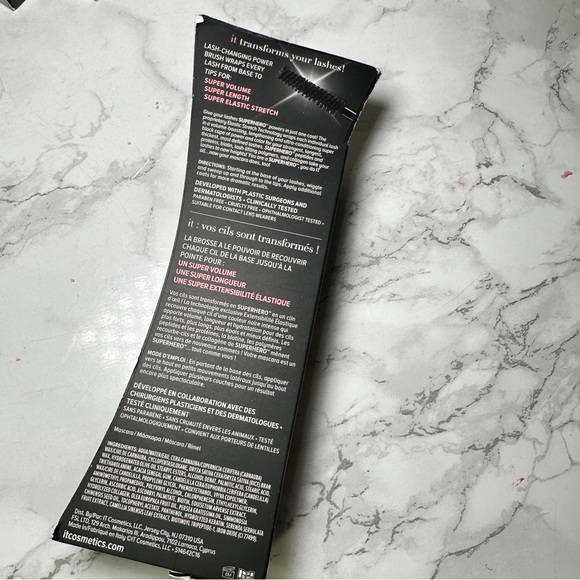 Superhero Elastic Stretch Volumizing & Lengthening Mascara - It cosmetics - Picture 7 of 11